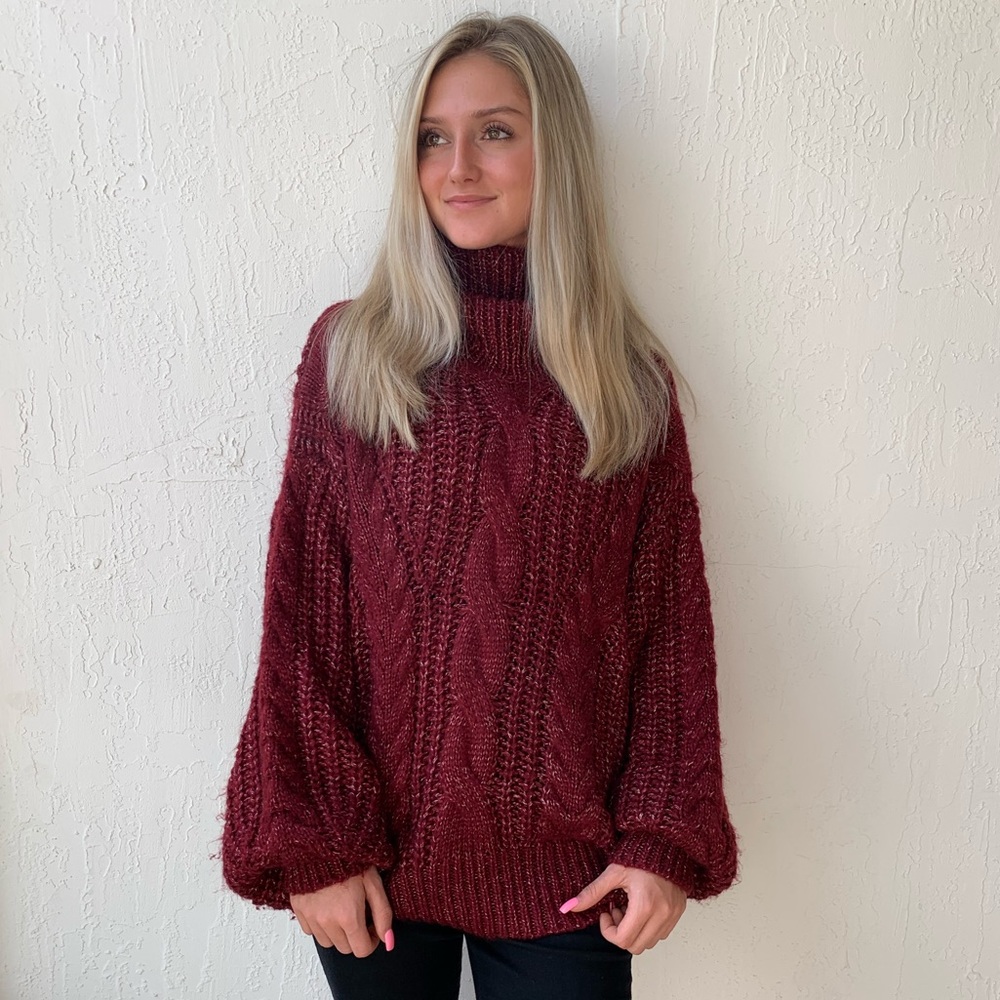 Burgundy sweater size M